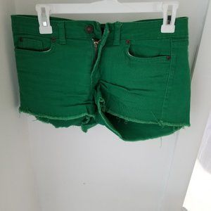 Fab'rik green shorts, raw hem
